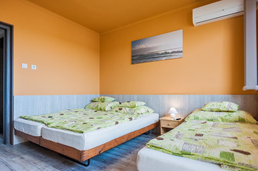 Milan Apartmanok Шиофок Экстерьер фото