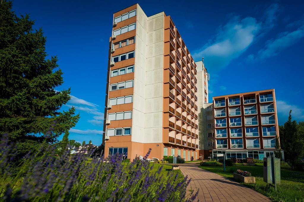 Milan Apartmanok Шиофок Экстерьер фото
